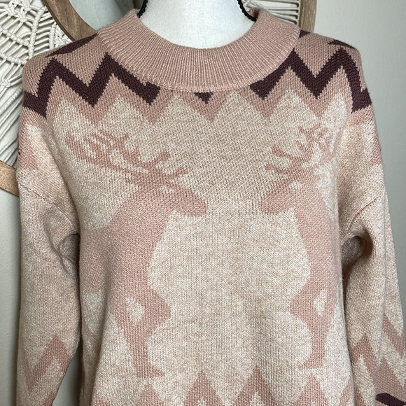 Heimish Reindeer Sweater Top NWT size Medium - Picture 4 of 7